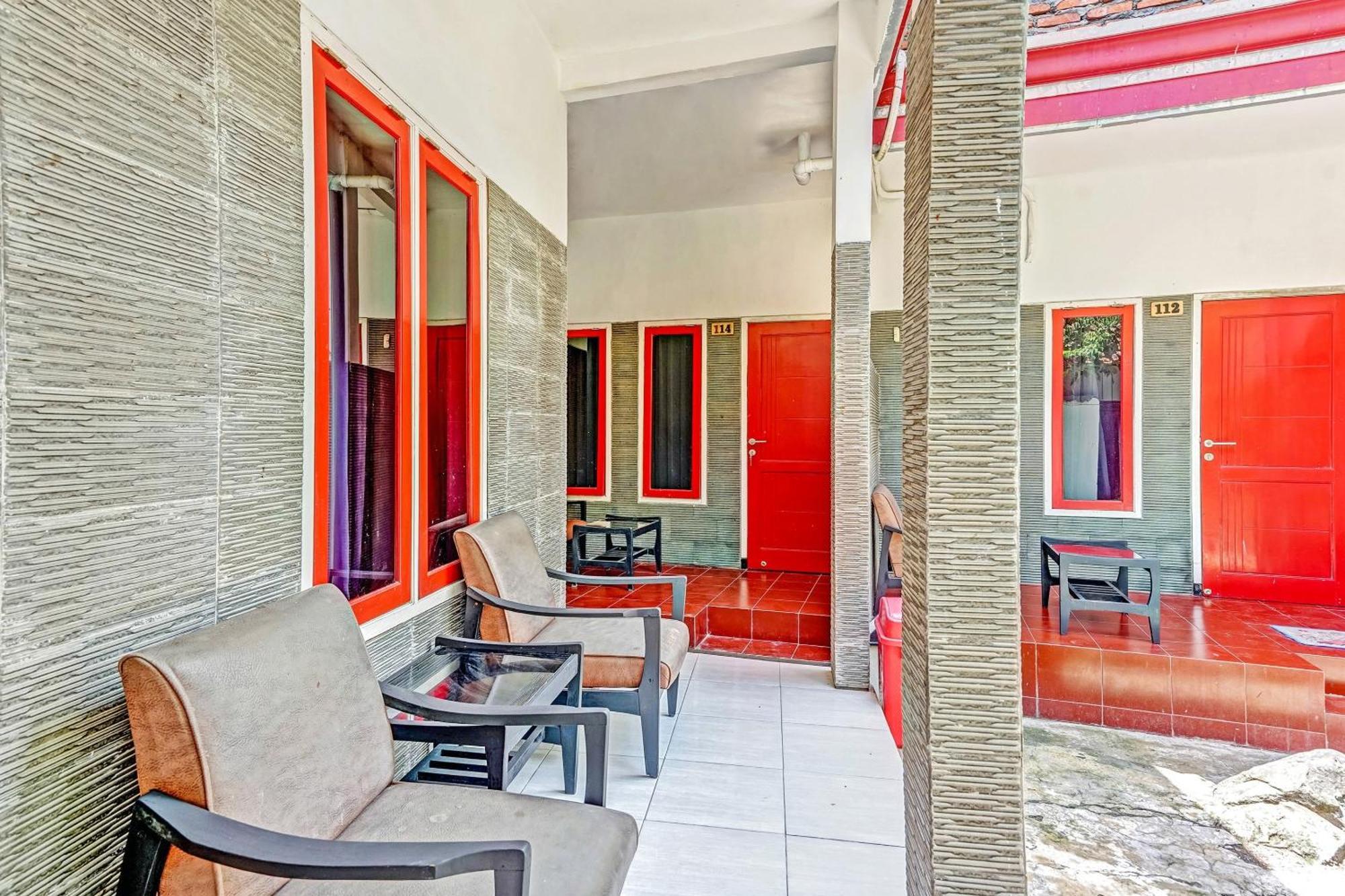 Hotel Kalimantan Surabaya Exterior foto