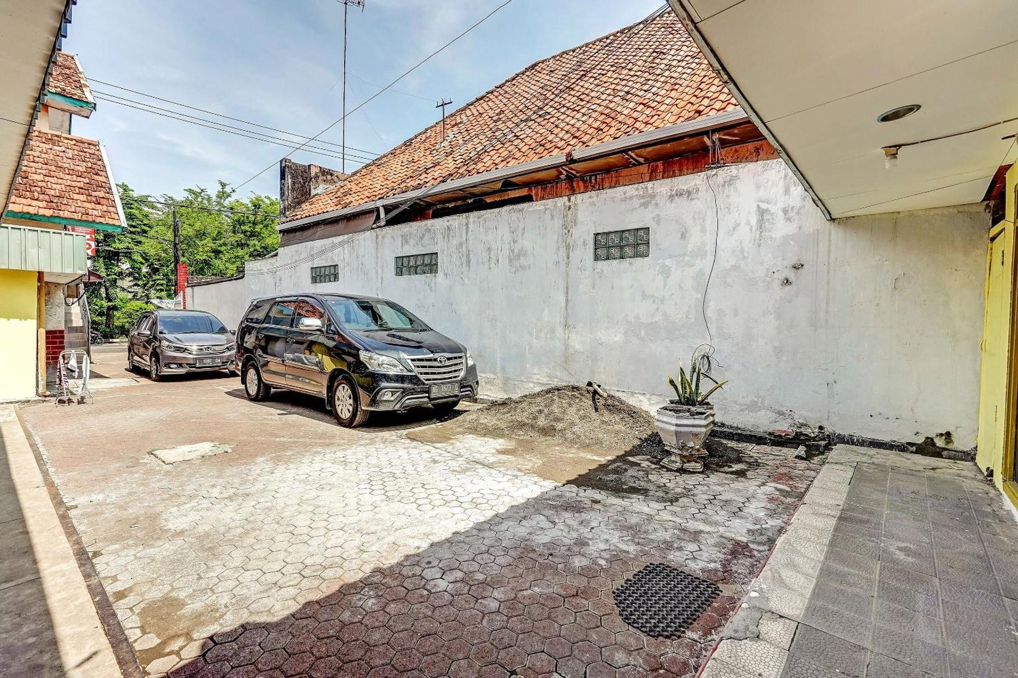 Hotel Kalimantan Surabaya Exterior foto